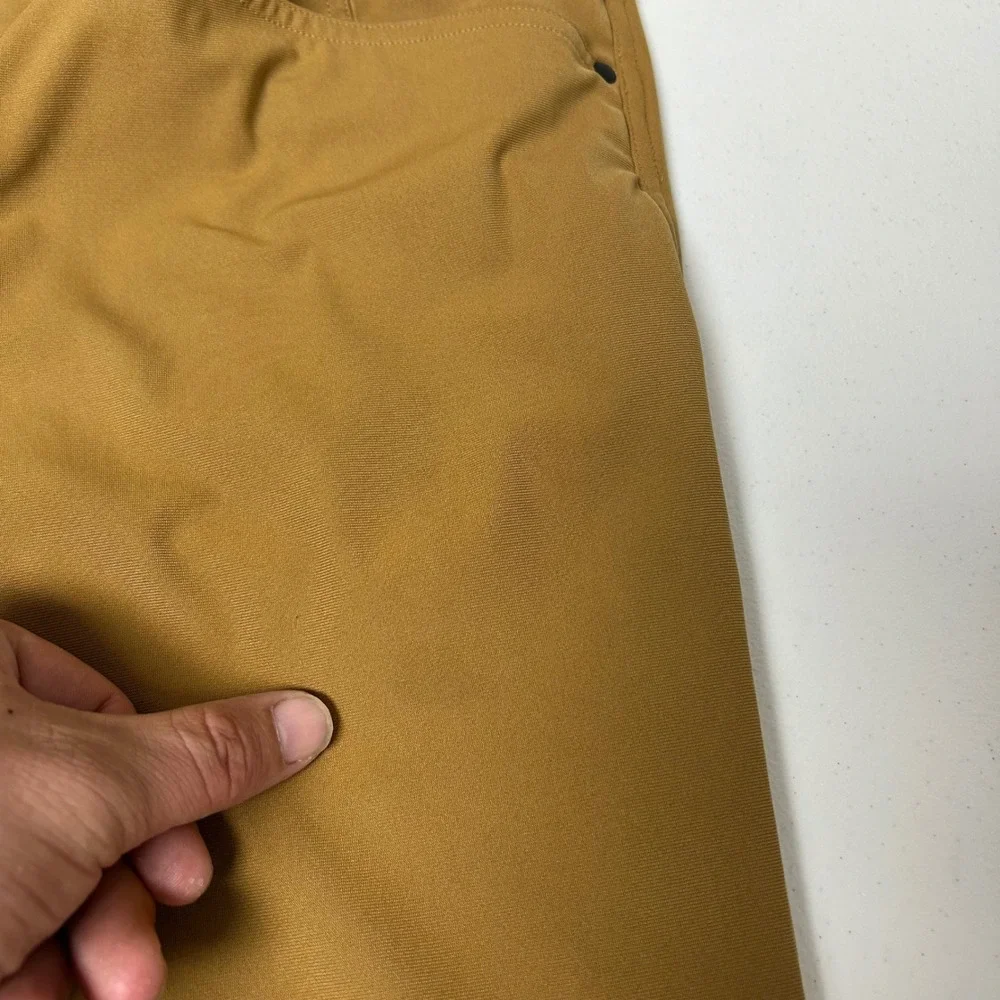 Lululemon ABC Pants Mens 33 Mustard Tan Warpstreme Slim Straight Chino